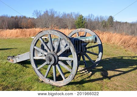 Cannon in Saratoga National Historical Park, Saratoga County, Upstate New York, USA. This is the site of the Battles of Saratoga in the American Revolutionary War.