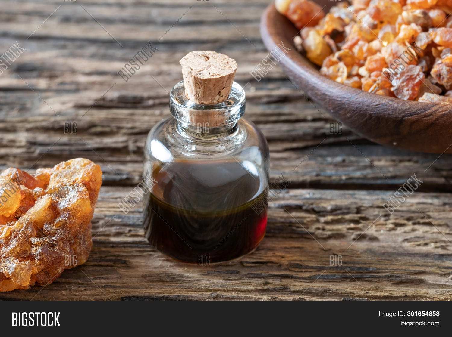 бензойная смола в парфюмерии. ладан эфирное масло. бензоин в парфюмерии. стиракс эфирное масло. эфирное масло смолы.