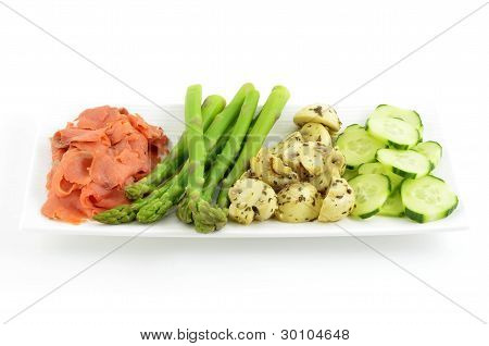 Lox 신선 및 절인 야채와 함께