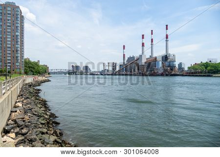An image of the East River and the Ravenswood power plant