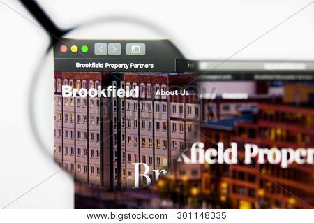 Richmond, Virginia, Usa - 9 May 2019: Illustrative Editorial Of Brookfield Real Assets Income Fund I