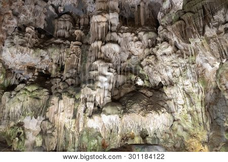 Ha Long Bay,vung Vieng Fishing Village,vietnam Dong Thien Cung Cave Or Paradise Cave One Of The Most