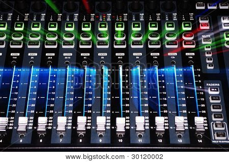 ระบบปรับแต่งเสียง ด้วยซูมระเบิดแสง