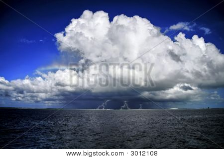 Storm Cloud con arcobaleno