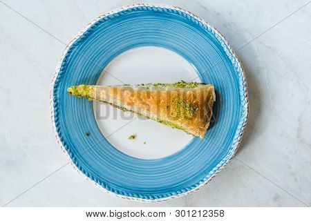 Turkish Baklava With Pistachio Served With Plate / Havuc Dilimi.