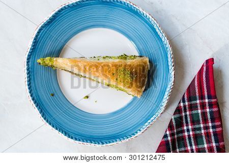 Turkish Baklava With Pistachio Served With Plate / Havuc Dilimi.