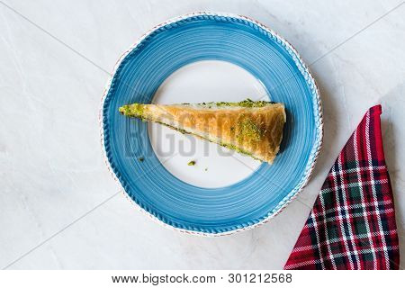 Turkish Baklava With Pistachio Served With Plate / Havuc Dilimi.