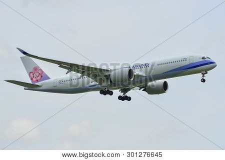Bangkok, Thailand - Sep 17, 2018. B-18902 China Airlines Airbus A350-900 Landing At Bangkok Suvarnab