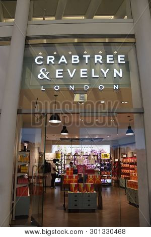New York, Ny - Apr 14: Crabtree & Evelyn Store At Oculus Of The Westfield World Trade Center Transpo