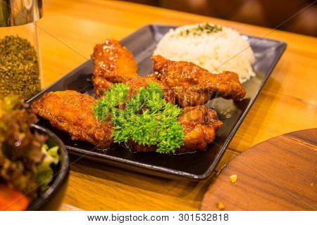 The Korean Style Chicken Wings With Rice