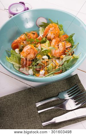 Grilled Shrip Salad With Arugula And Different Vegetables