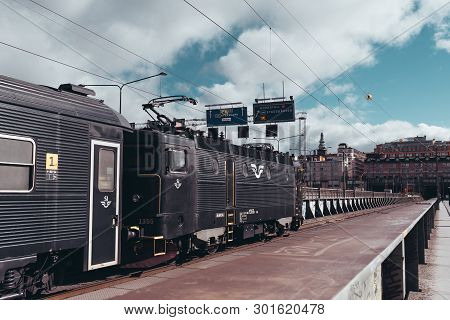 Editorial 03.26.2019 Stockholm Sweden Train Leaving The City And Heading Towards The Tunnel At Sluss