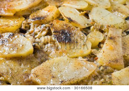 Tiella du riz des pommes de terre et moules.