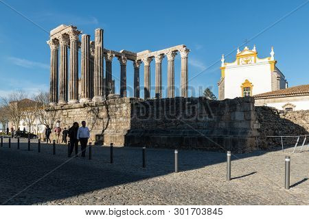 Evora, Portugal - Circa March 2019: The Roman Temple Of Evora (templo Romano De Evora), Also Referre