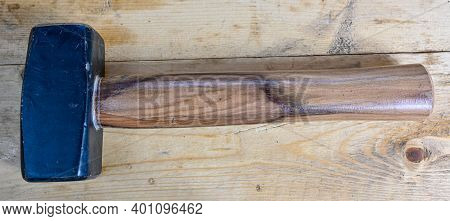 Small But Heavy Sledgehammer With Wooden Hadle