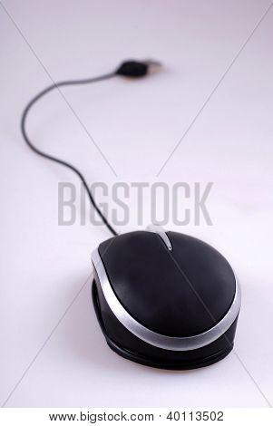 เมาส์คอมพิวเตอร์สีดำ