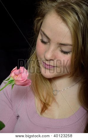 Mädchen mit einer Rose