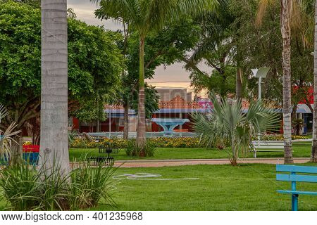 Cassilandia, Mato Grosso Do Sul, Brazil - 12 21 2020: Sao Jose Square Fountain In The Center Of Cass