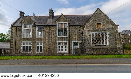 Bala; Uk: Sep 20, 2020: A General Scene In Bala Showing The Former Old School Restaurant Which Was O