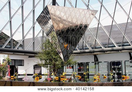 Riedel glass factory flagship store