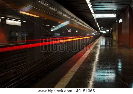 Tåget lämnar stationen