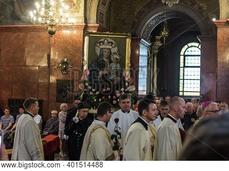 Piekary Slaskie Poland May 26, 2019 .: The Interior Of The Basilica Of Our Lady Of Piekary Before Th