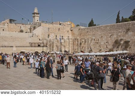 A Lot Of People Gathered Together To Celebrate And Pray In Front Of The Wall