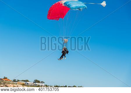 Jurien Bay, Wa / Australia - 07/11/2020 Tandem Skydiving Is One Of The Most Popular Ways To Experien