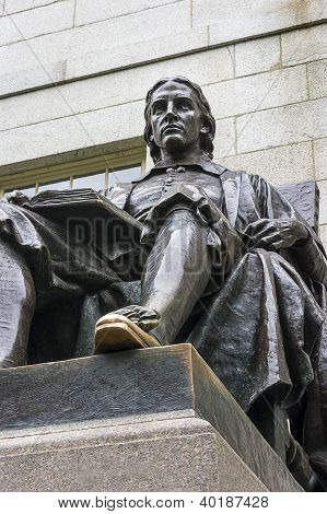 John Harvard Statue