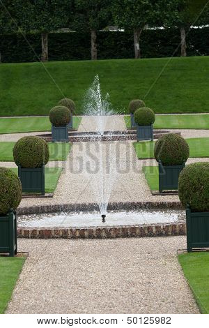 Splendid decorative gardens at castles in France