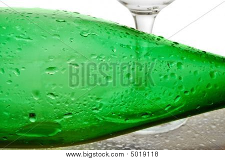 Bottiglia di vetro verde