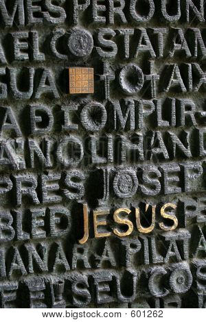 Nepřijatelné pro komerční nebo redakční.