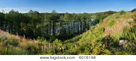 Panorama, řeka Vilija pobřeží