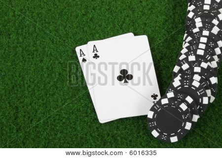 Černá poker žetony s párem