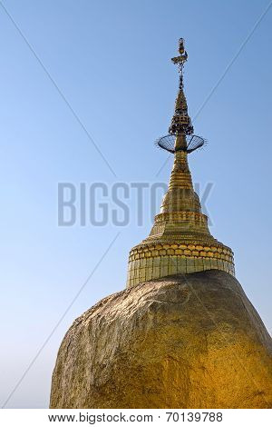 Kyaiktiya Pagoda. Golden Rock. Myanmar.