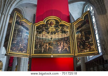 Interiors of Notre dame d'Anvers cathedral, Anvers, Belgium