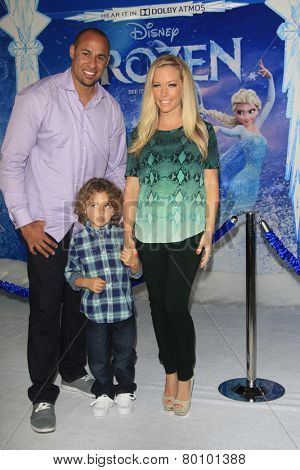 LOS ANGELES - NOV 19: Hank Baskett, Hank Baskett IV, Kendra Wilkinson at the premiere of Walt Disney Animation Studios' 'Frozen' at the El Capitan Theater on November 19, 2013 in Los Angeles, CA
