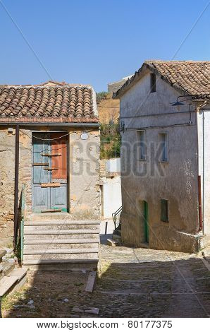 Alleyway. Genzano di Lucania. Italy.
