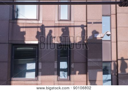 Commuter shadows