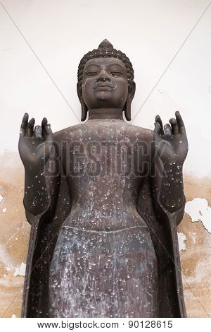 Old Buddha Statue At Wat Phra Pathom Chedi