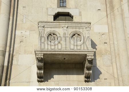 Dome balcony