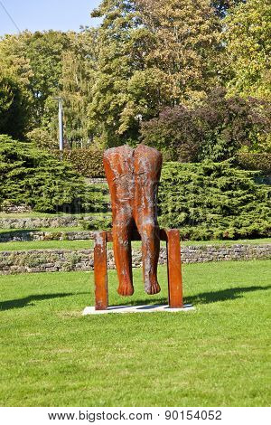 Magdalena Abakanowicz Shows His  Steel Sculptures In The University Area At Exhibition 