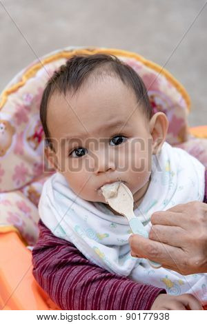 Baby feeding food