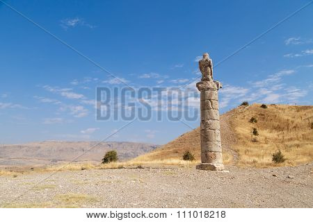 Karakus Tumulusu In Nemrut National Park