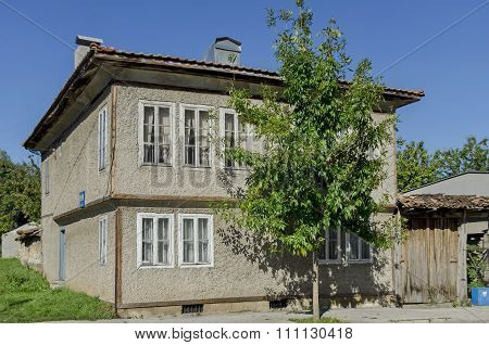 Razgrad town, street and house. Old house with windows