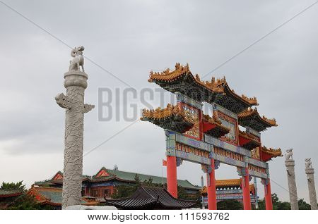 Chinese gate in Penglai