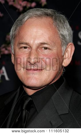 Victor Garber attends The DreamWorks SKG and Sony Pictures Premiere of 