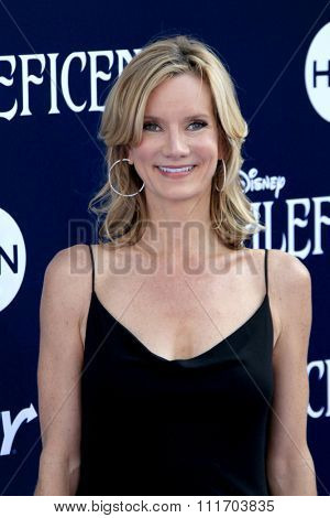 LOS ANGELES - MAY 28:  Beth Littleford at the 