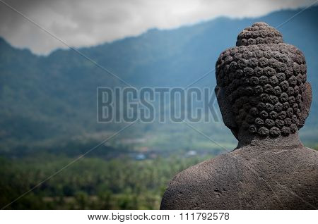 Statue Buddha Facing the Mountains
