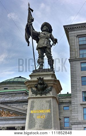 Maisonneuve Monument - Place D'armes - Montreal